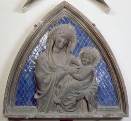 Panna s dítětem, detail, reliéfní dlaždice z kampanily (keramika a mramor)
